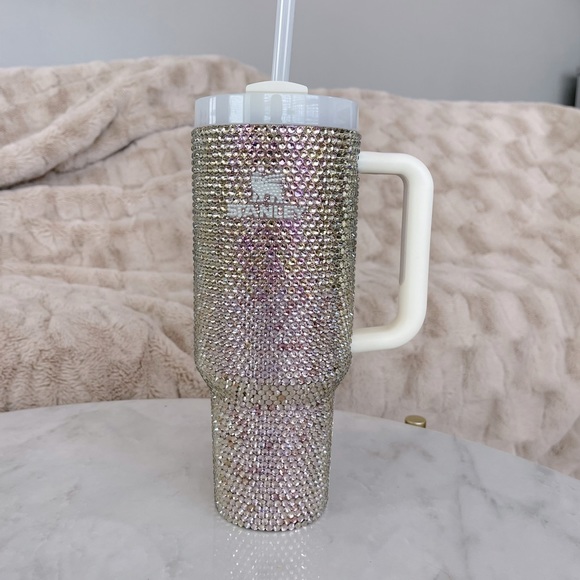 Stanley 40oz Quencher H2.O Flowstate Tumbler - Picture 8 of 15